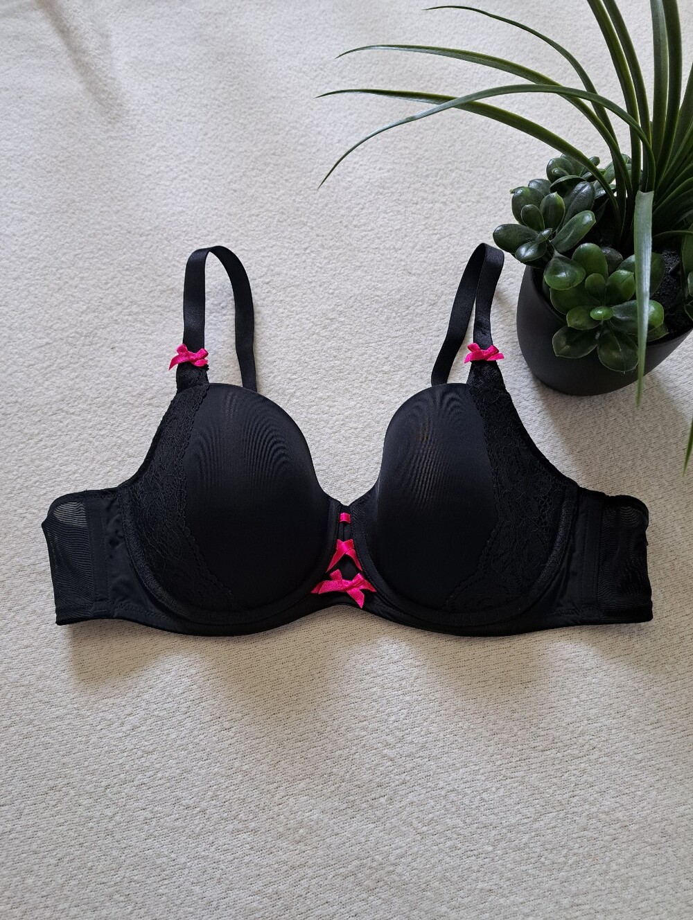Deesse Lingerie Black Bra with Pink Accents Women's Size 42B Underwire Adustable